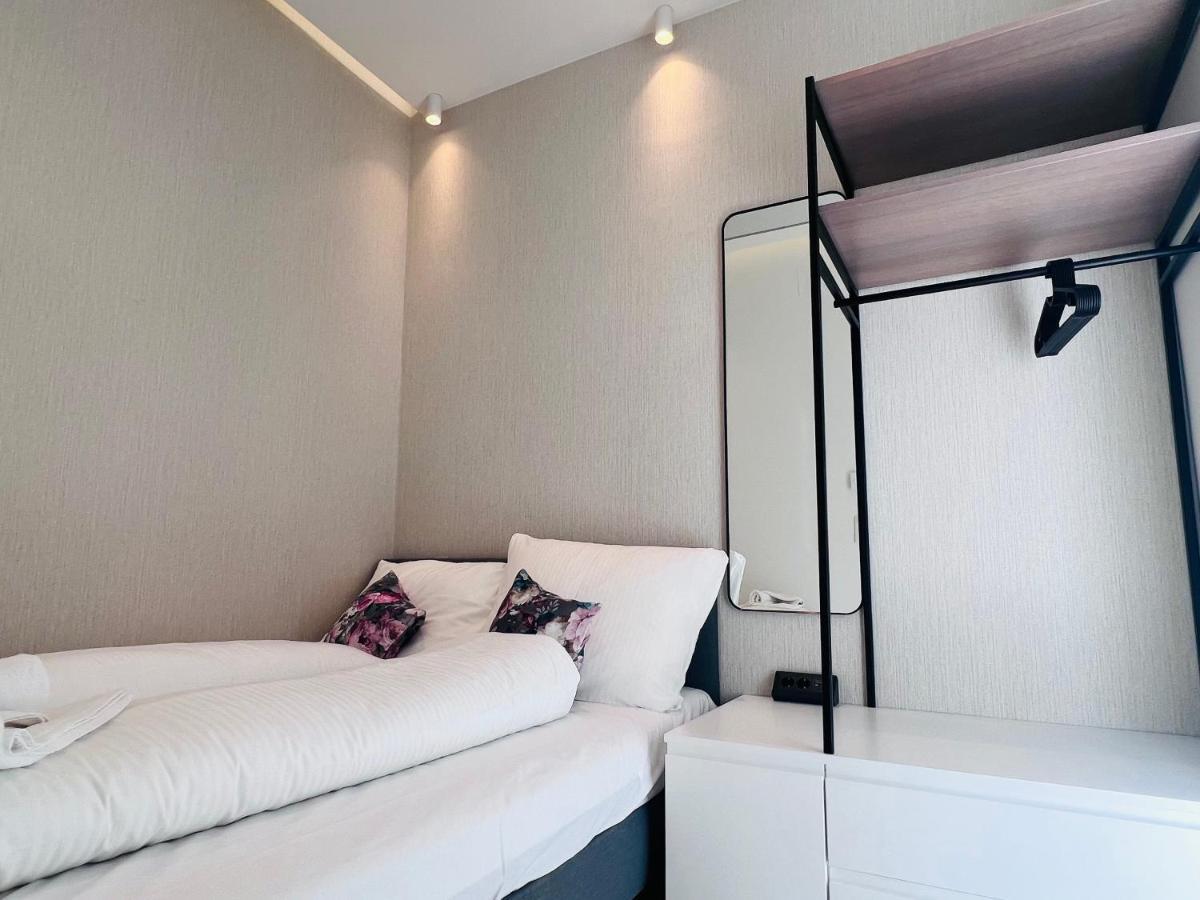 Zeus Design Apartment Schlosspark Schoenbrunn Вена Экстерьер фото